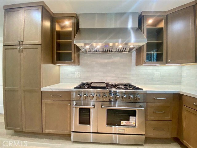 Building Photo - 3645 Vía Palomino