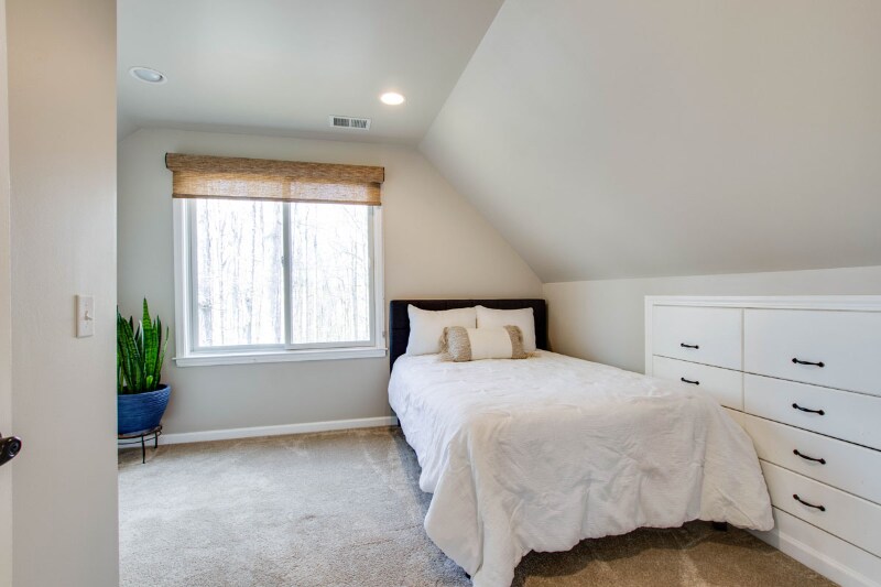 Building Photo - 1053 Tanger Ct