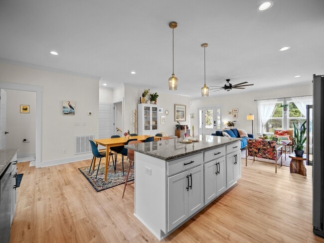 Building Photo - 408 Celtic Ash St