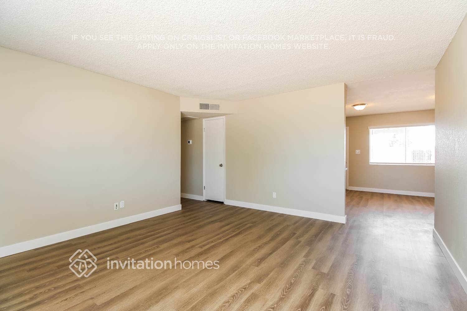 Building Photo - 1205 W El Alba Way