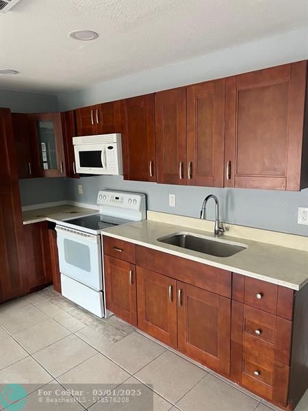 Building Photo - 18043 NW 40th Pl