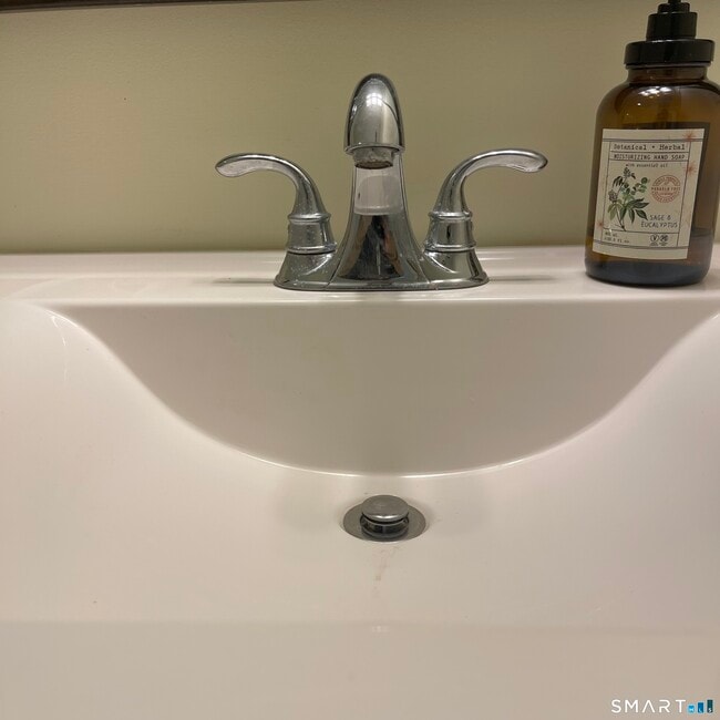 Building Photo - 157 W Main St