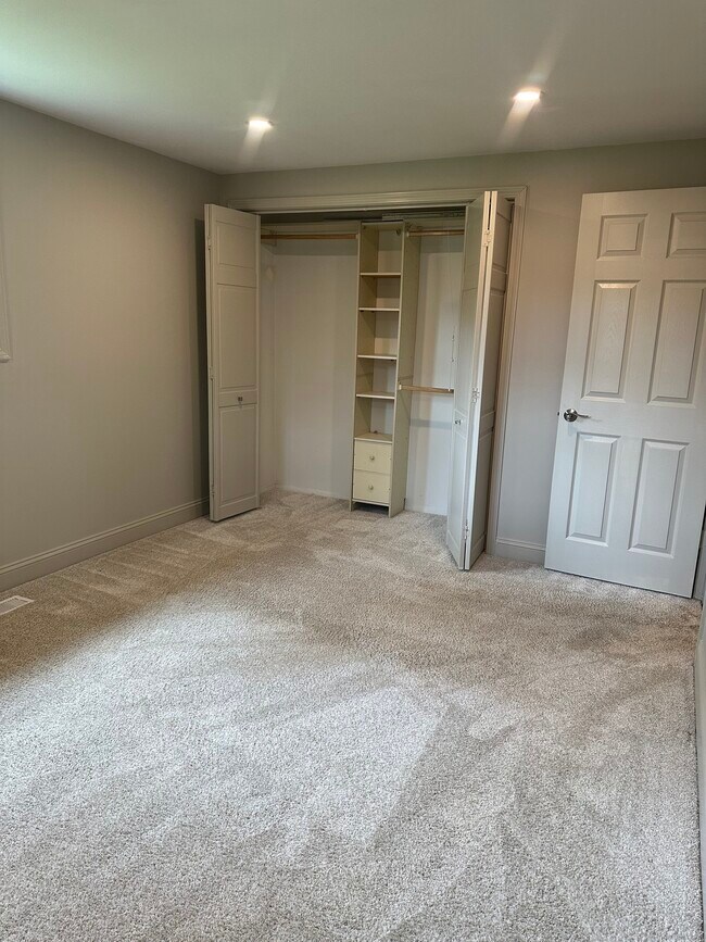 Building Photo - 30 Wiltan Dr