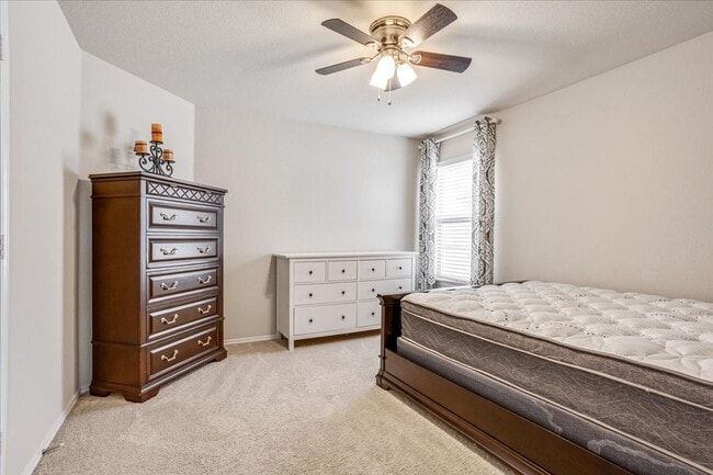 Building Photo - 4/2.5 in Midway ISD