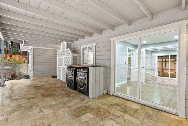 Building Photo - 1st Month FREE!! Riverfront Haven with Pri...