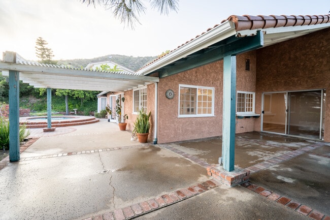 Building Photo - 920 Stewarton Way