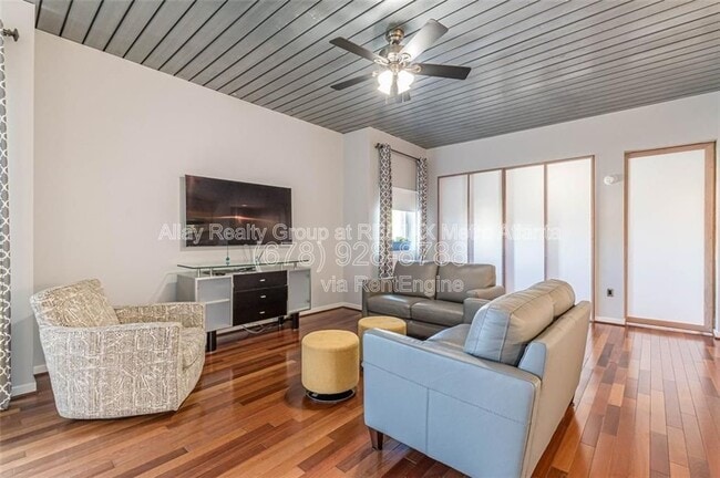 Building Photo - 620 Glen Iris Dr NE