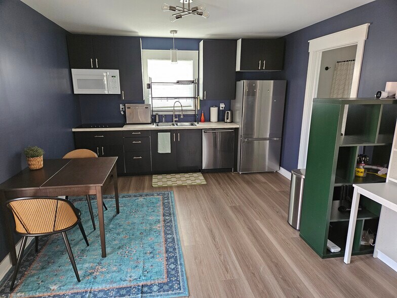 Building Photo - 3302 Delaware Ave