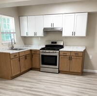 Building Photo - Heritage Oaks @ Navco