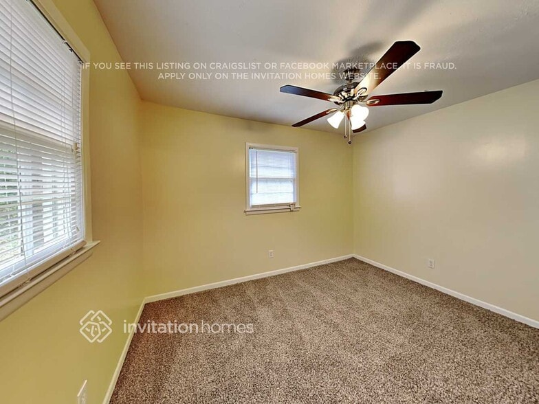 Building Photo - 3500 Rogers Dr