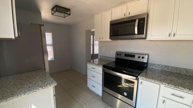 Building Photo - 1714 N 17th Ave