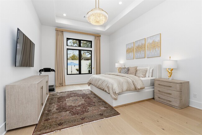 Building Photo - 13034 Memorial Dr