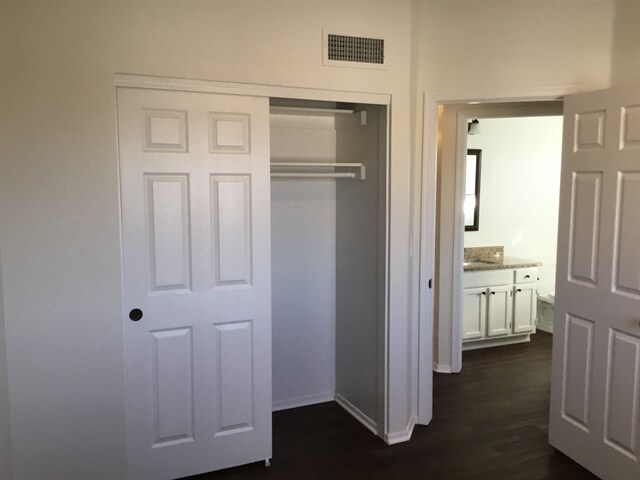 Building Photo - 15439 S 45th St