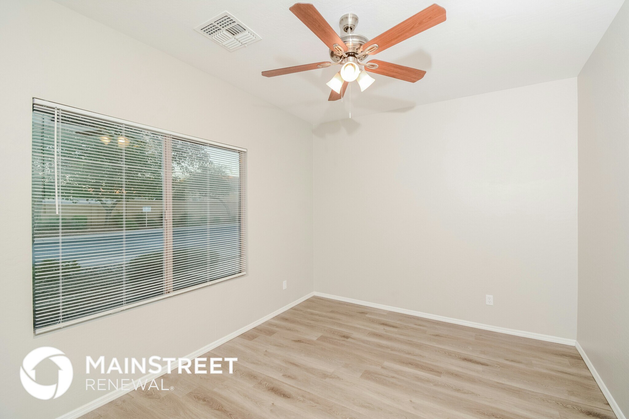 Building Photo - 13289 N Primrose St