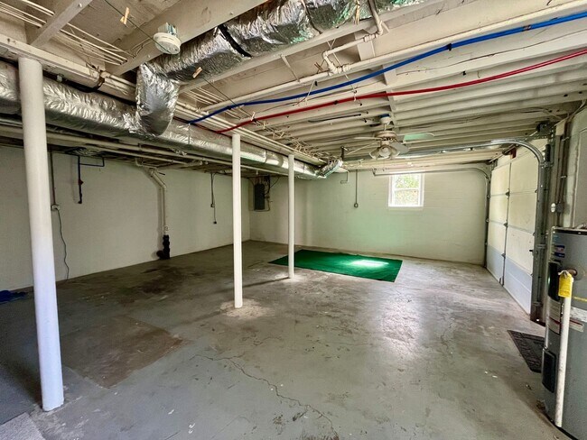 Building Photo - Country Ranch Available Now!