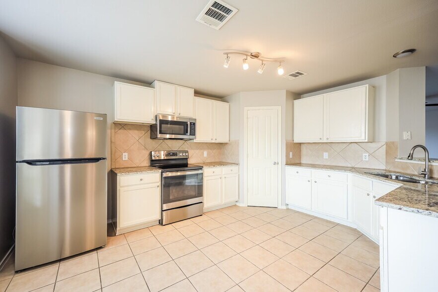 Building Photo - 3654 Archer Blvd