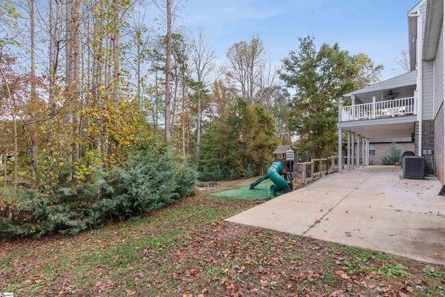 Building Photo - 154 S Lake Emory Dr