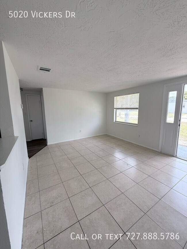 Building Photo - 5020 Vickers Dr