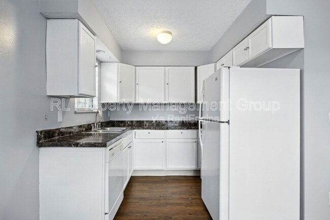 Building Photo - 1094 Farmlane Dr