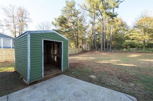 Building Photo - 5081 Hubert Dr