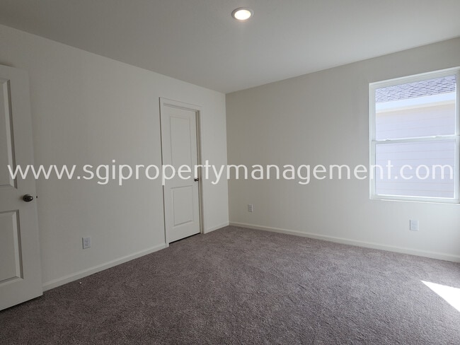 Building Photo - 1621 White Fir Ln