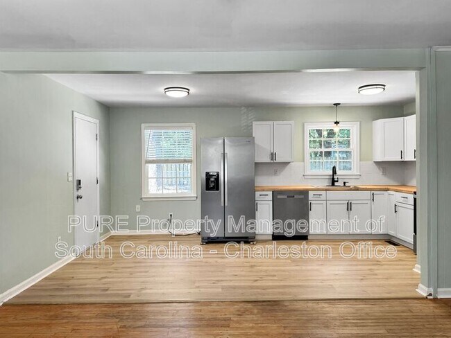 Building Photo - 2640 Orchid Ave