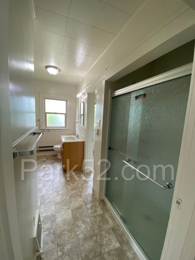 Building Photo - Beautiful 4 Bedroom in North Tacoma!