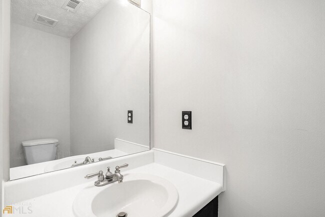 Building Photo - 1463 Evanston Ln