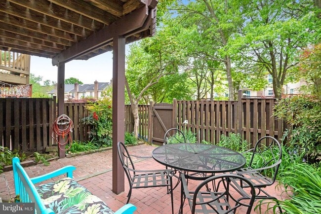 Building Photo - 7415 Salford Ct