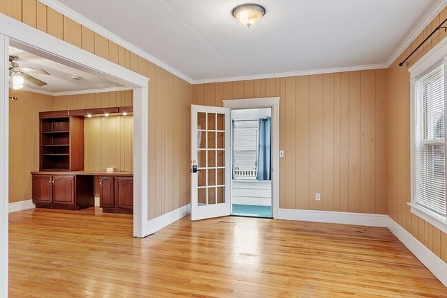 Building Photo - 577 Chandler St