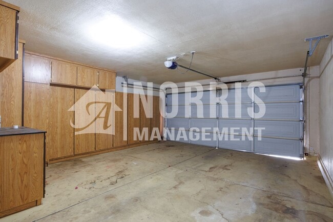 Building Photo - Great Home in a Great Location