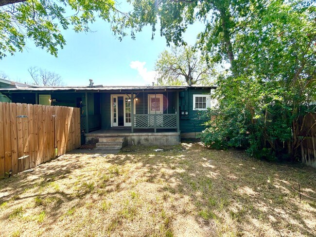 Building Photo - 2431 Cincinnati Ave