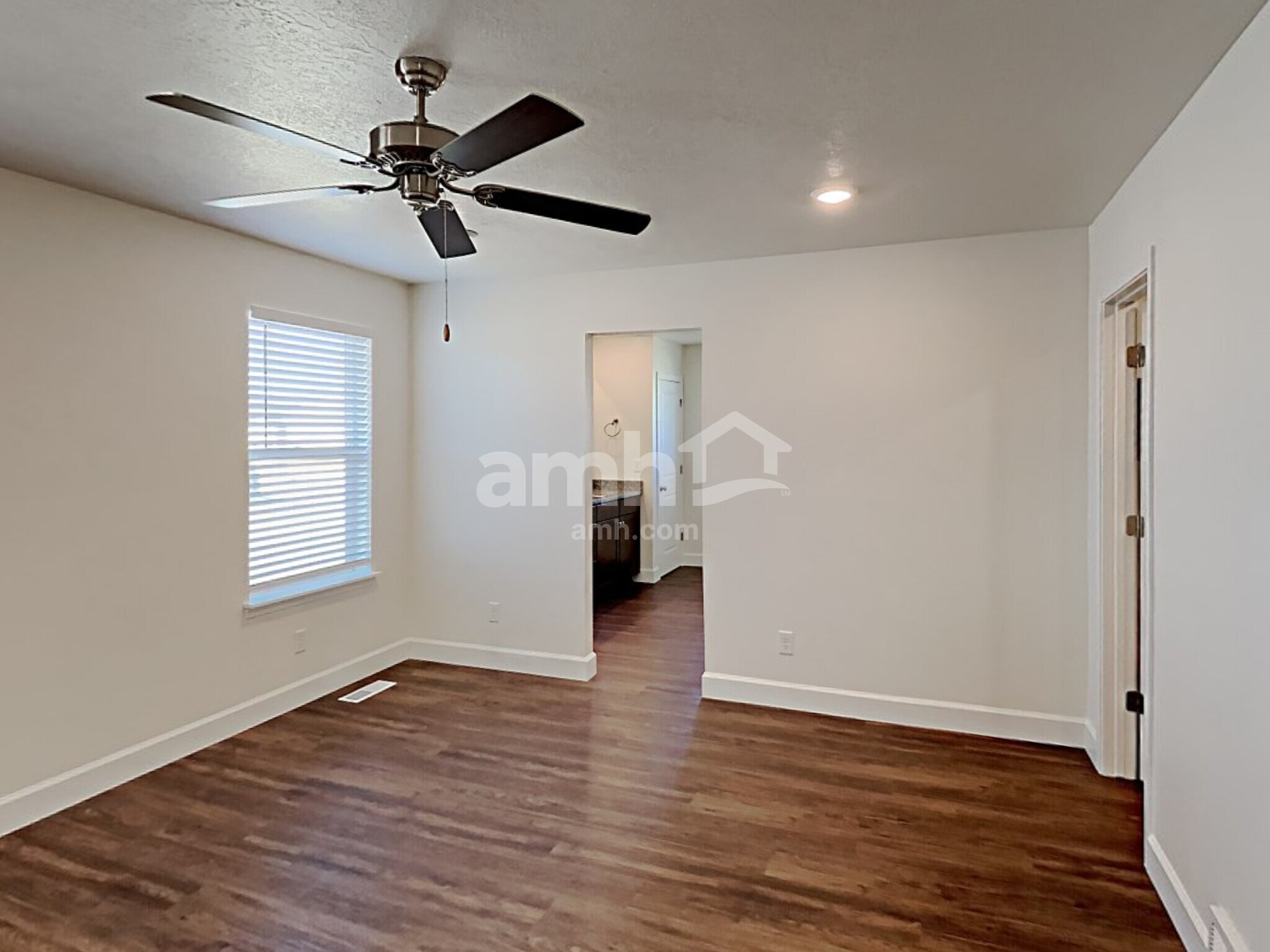 Building Photo - 373 North St