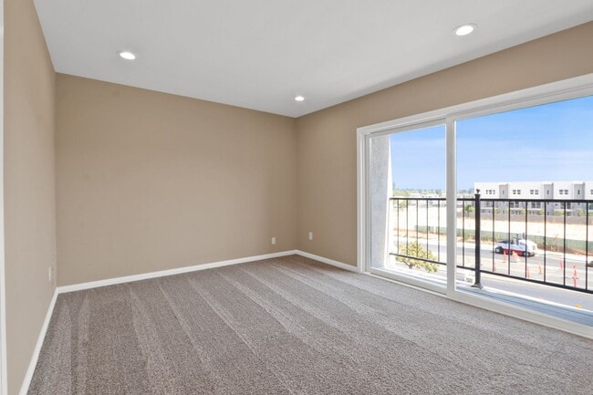 Building Photo - Recently Renovated Multi-Level Condo