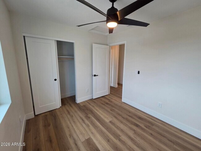Building Photo - 824 N 11th Ave