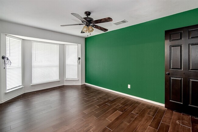 Building Photo - 120 N Flaxseed Ln