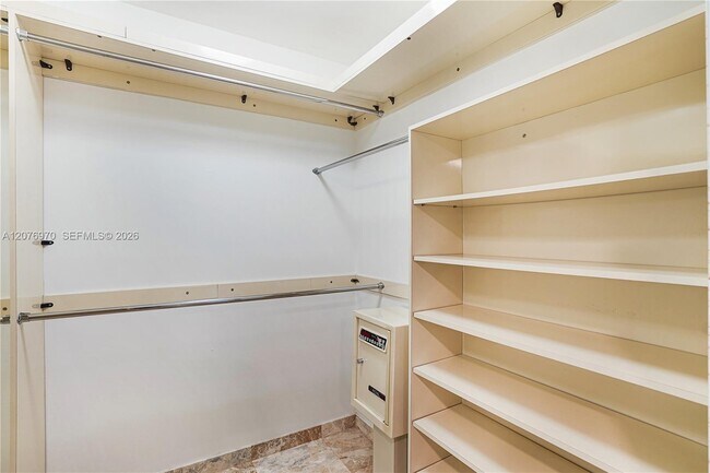 Building Photo - 3600 Yacht Club Dr