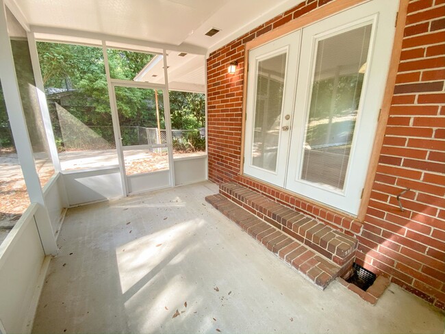 Building Photo - Beautiful Brick Home Off W. Tharpe Street ...