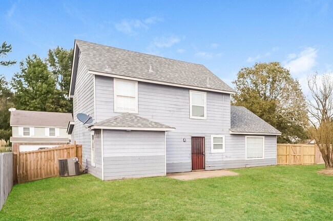 Building Photo - 4793 Northwood Hills Dr