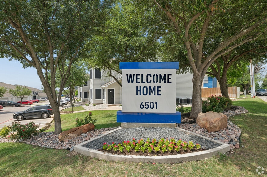 Signage - Lakeview