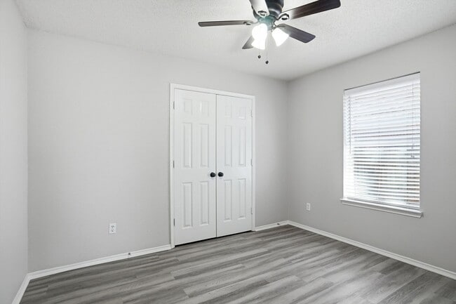 Building Photo - Spacious, Remodeled, 3-2-2 just off Boat Club in Eagle Mountain ISD!