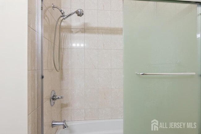 Building Photo - 208 Sunshine Ct