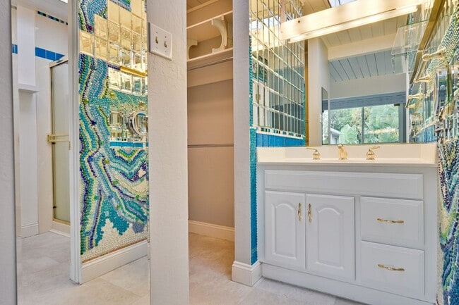 Building Photo - Welcome Home!!! Great Santa Clara Pomeroy ...