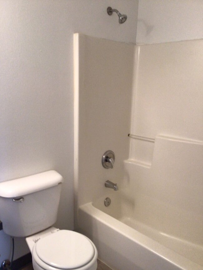 Building Photo - Washougal 2 Bedroom Townhome