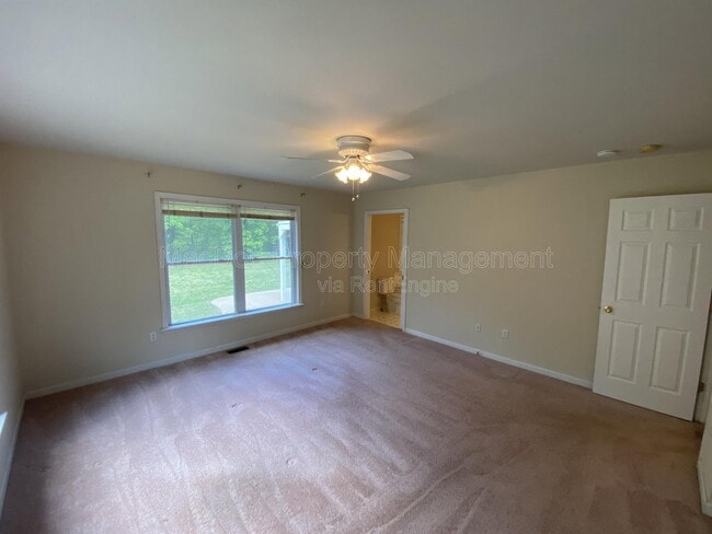Building Photo - 10207 Battlefield Dr