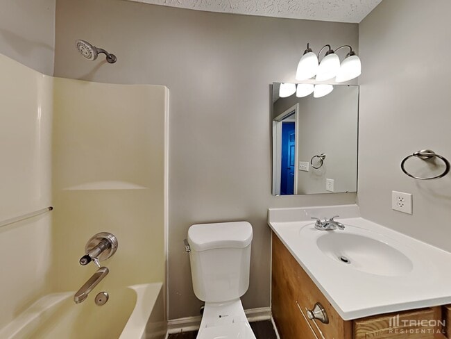 Building Photo - 2613 Cooper Pointe Cir