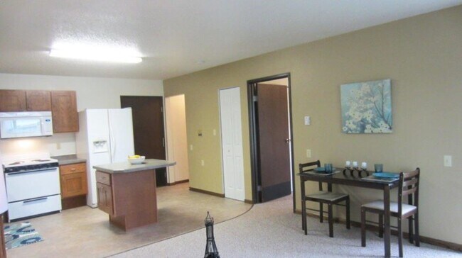 Building Photo - Arrowhead Apartments