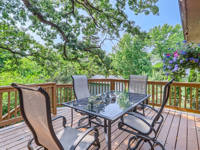 Building Photo - 8840 Morris Rd