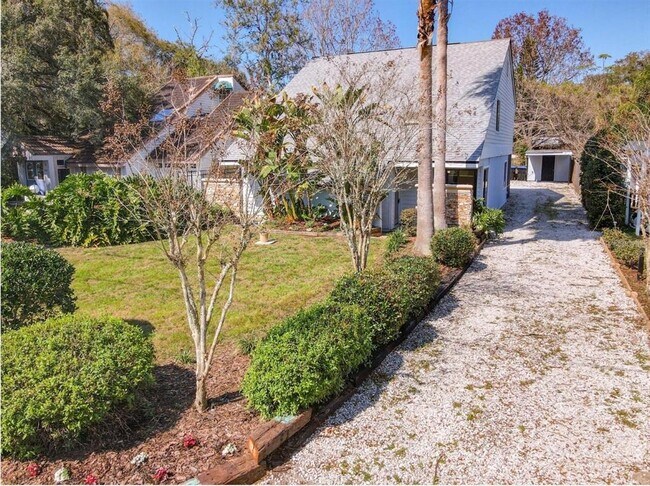 Building Photo - 5329 Blue Grass St