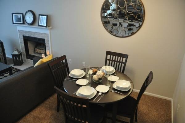 Building Photo - 2Br/2Ba Remodeled Townhome